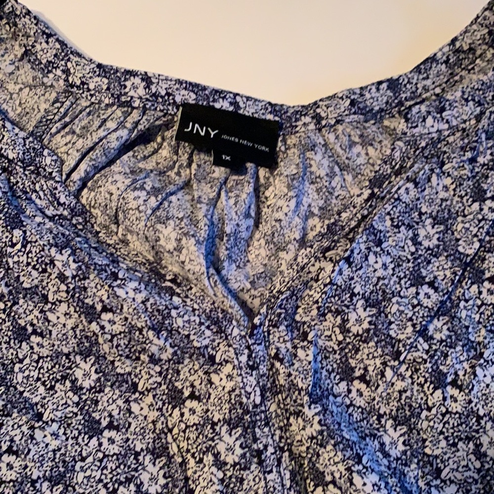 Jones New York V-Neck Blouse with Neck Ruching - Picture 3 of 5